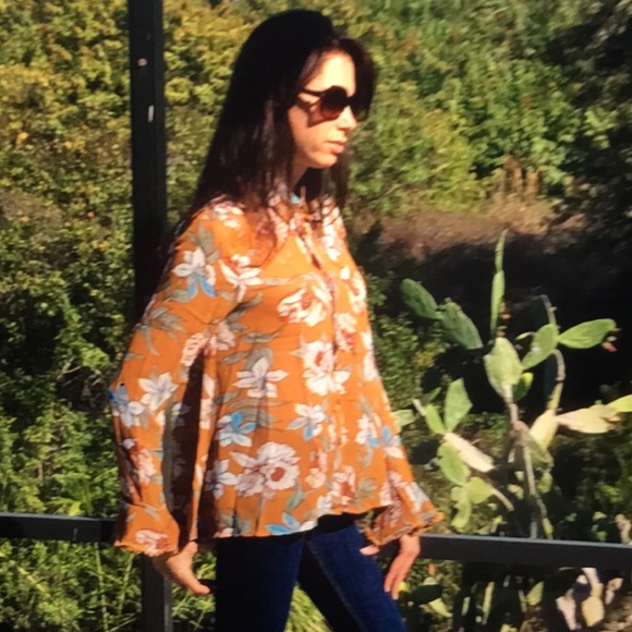 Floral Blouse - Picture 3 of 3